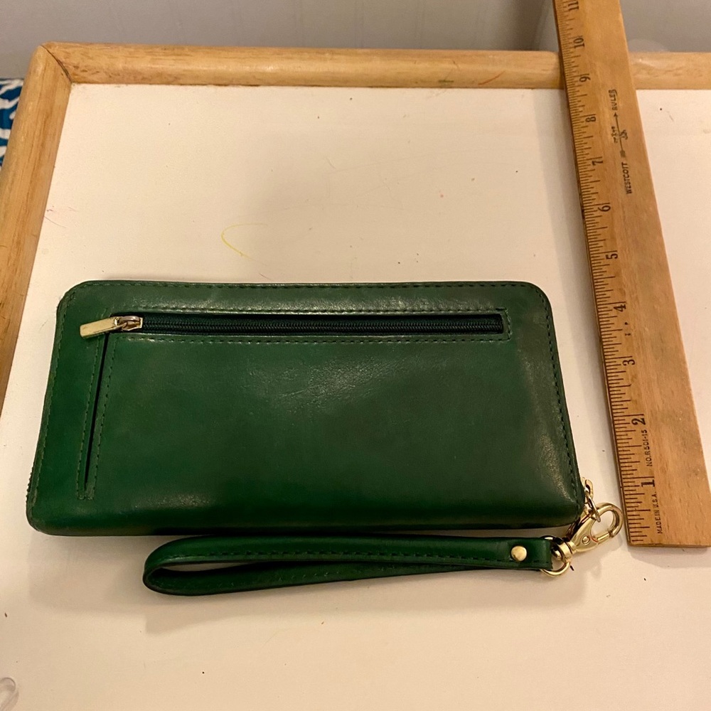 Fossil green leather wallet